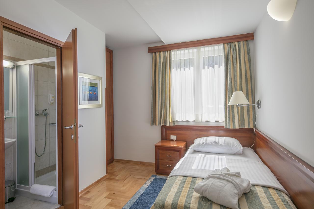 Apartments Punta Veli Lošinj 客房 照片
